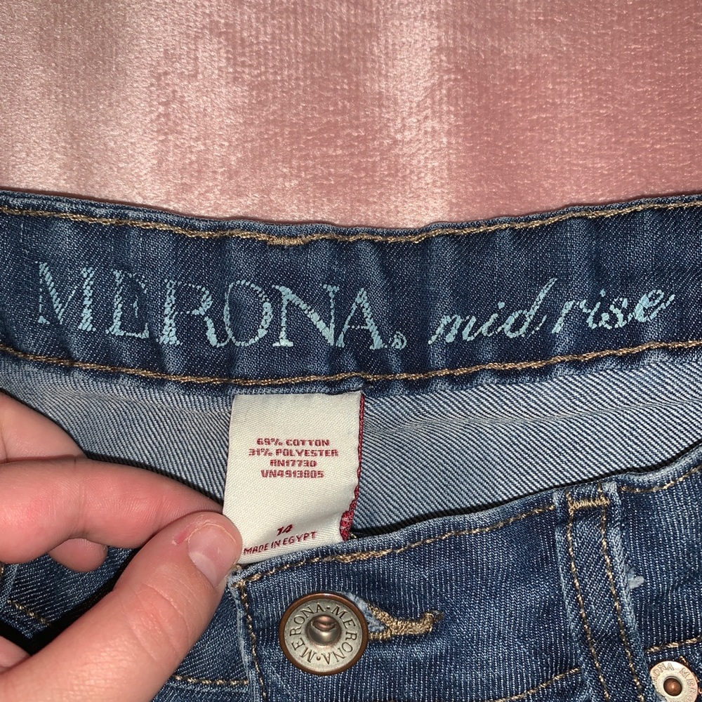 MERONA•mid rise•capris - Picture 4 of 8